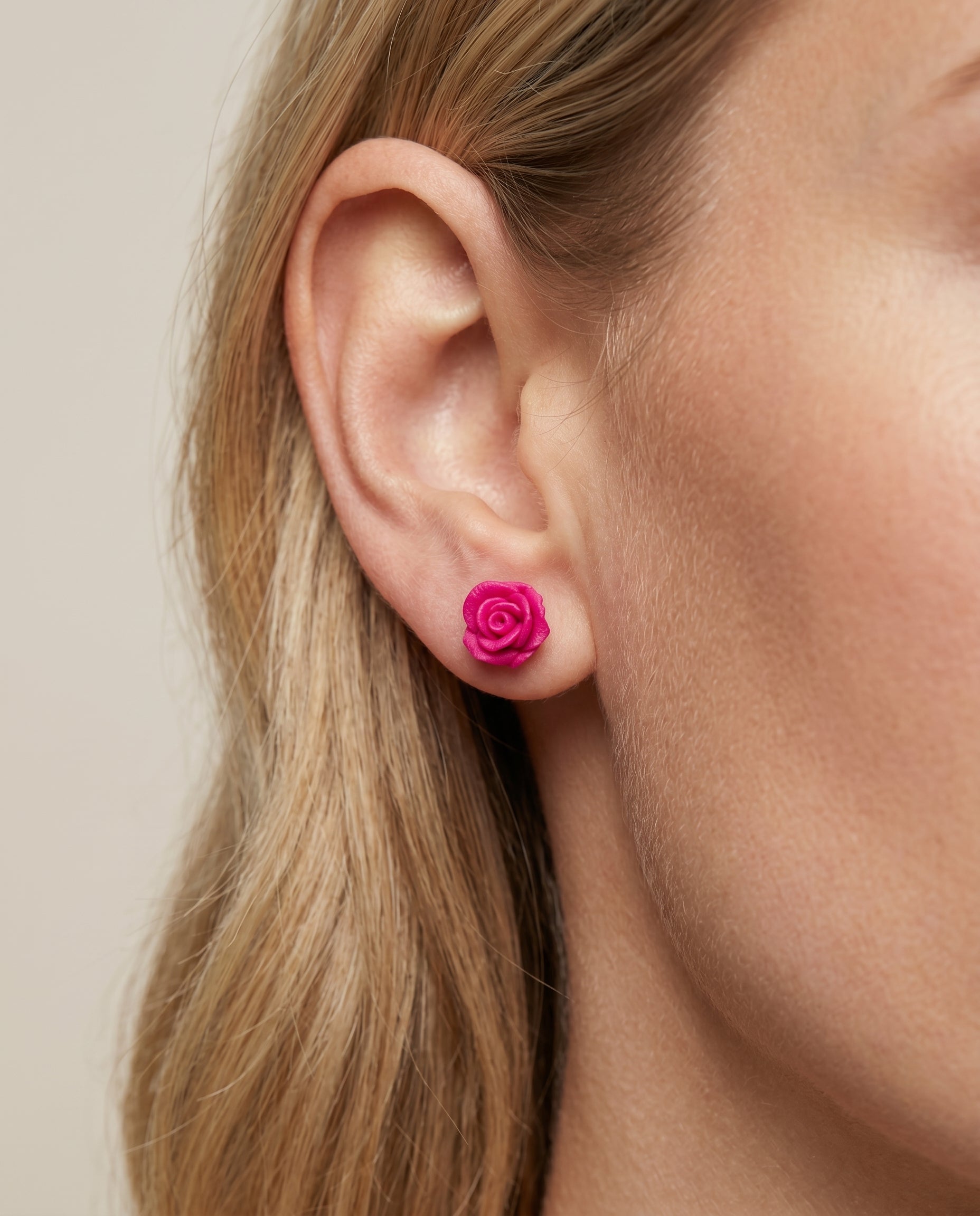 Pendientes Rosa Sant Jordi Kaiora de diseño floral rosa vibrante