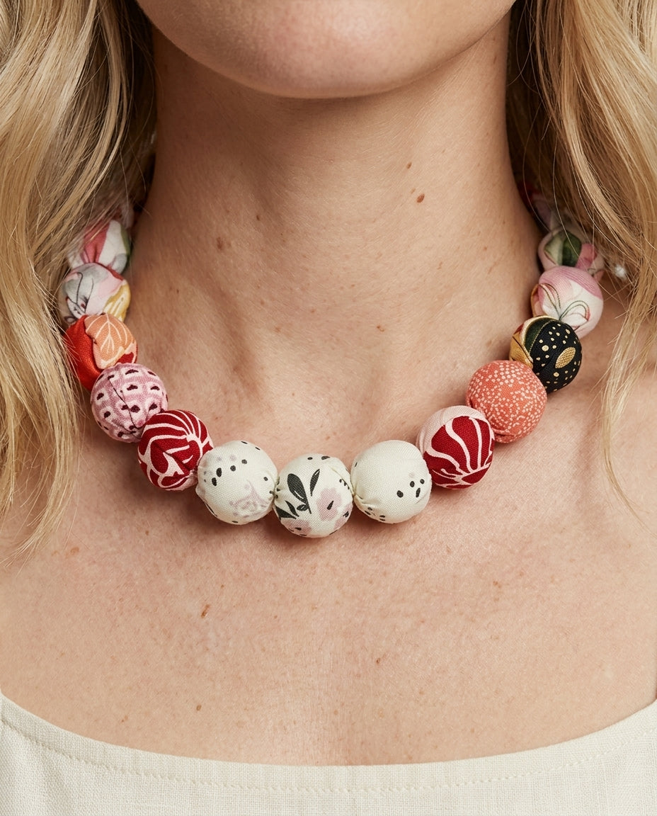 Collar de cuentas de tela colorido Kaiora